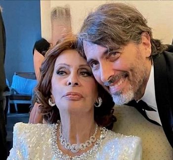 Sofia Loren Festeggia a Roma i suoi 90 anni Con Famiglia Nipoti e Amici