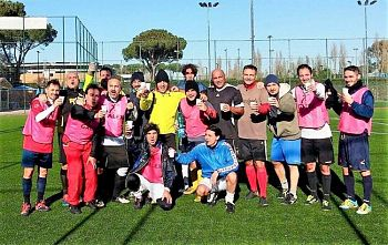 LA NAZIONALE ITALIANA JAZZISTI FESTEGGIA IL COMPLEANNO DEL PRESIDENTE IL M° COSTANTINO LADISA SCENDENDO IN CAMPO CON UN 3 A 3, AL SALARIA SPORT VILLAGE ROMA